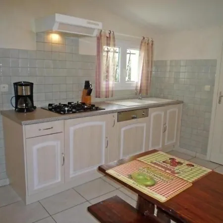 Avensan, 3 Pieces, 4 Personnes - Fr-1-440-315 Casa de Férias