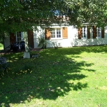 Avensan, 3 Pieces, 4 Personnes - Fr-1-440-315 Casa de Férias Avensan